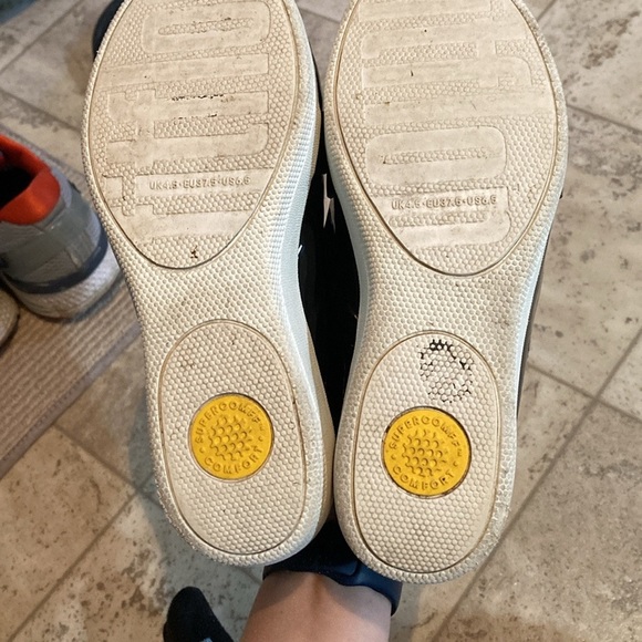 Fit flip black shiny frilly loafers style black shed with small mark on one toe. - Picture 9 of 10